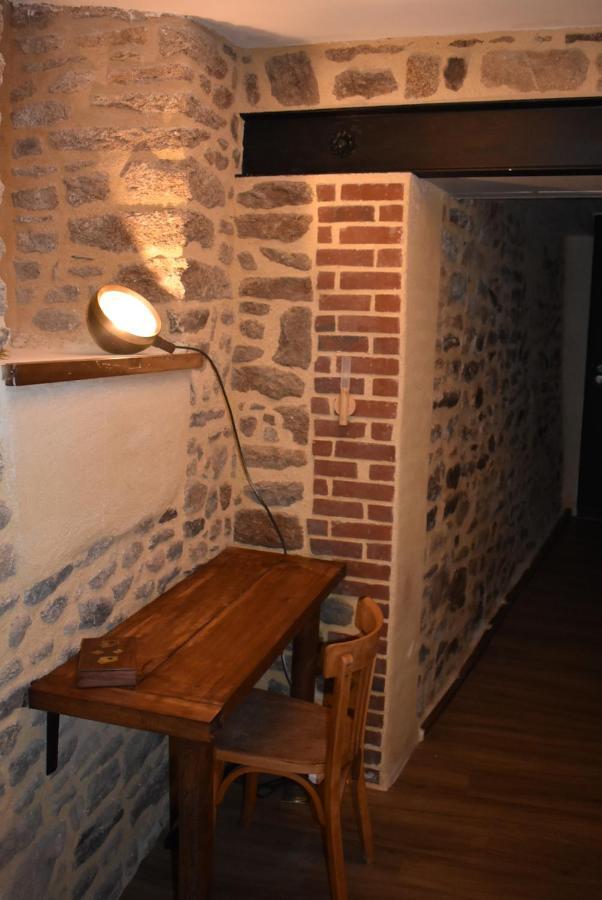 Le Duclos, Appartement Rez-De-Jardin Dinan Centre Екстер'єр фото
